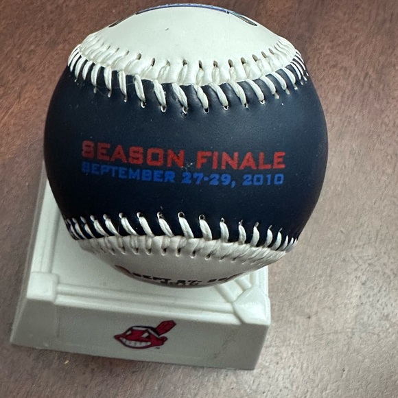 2010 Cleveland Indians Tigers MLB Rawlings Baseball Progressive Field Wahoo - Picture 3 of 9